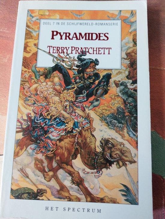 Schijfwereld 07 pyramides - Pratchett, Boeken, Fantasy, Gelezen, Verzenden
