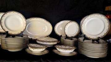 A. Lanternier & Cie, Limoges - Tafelservies (62) - Porselein