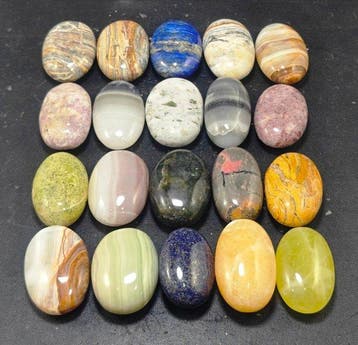 Lepidoliet, nefriet, rhodoniet, lapis lazuli, aragoniet,