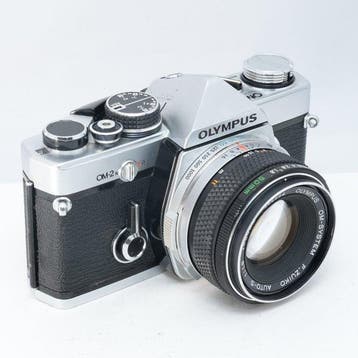 Olympus OM-2n with F.Zuiko Auto-S 50mm f/1.8 lens Analoge, Nieuw