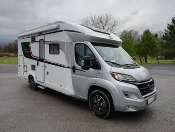 Bürstner campers — Aanbieding: Jong, diverse indelingen, Caravans en Kamperen, Automaat, Standaard zit, Ringverwarming, Fiat