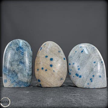 K2 Freiformen – Fascinerend trio met stralend blauwe