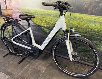 Cube Supreme Electrische Damesfiets met Bosch Middenmotor, Fietsen en Brommers, Ophalen of Verzenden, Zo goed als nieuw, Minder dan 47 cm