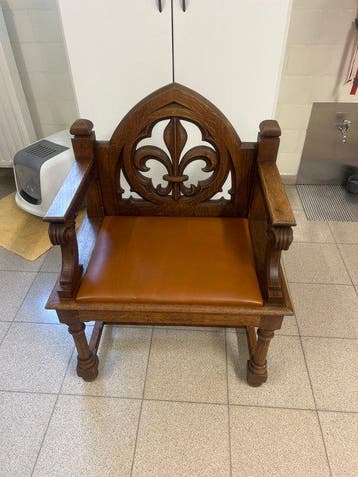 Stoel - Eik - Armstoel Franse lelie