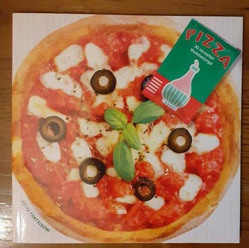 Pizza boek + pizza mes - bekend, Boeken, Verzenden, Gelezen