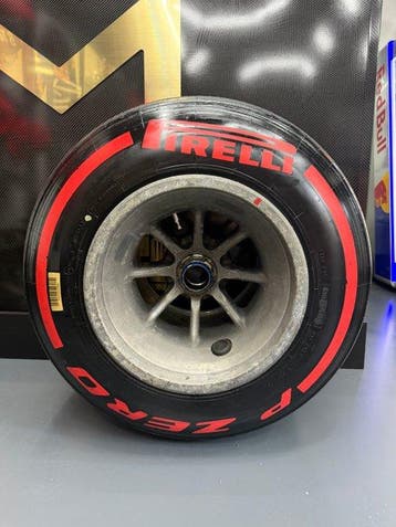 Wiel compleet met band - Pirelli - Ferrari 2021 Tyre, Nieuw