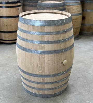 Wijnvaten 300 liter - eiken - regenton - bloembak - ijsbad, Met kraantje, 150 liter of meer, Ophalen of Verzenden, Zo goed als nieuw