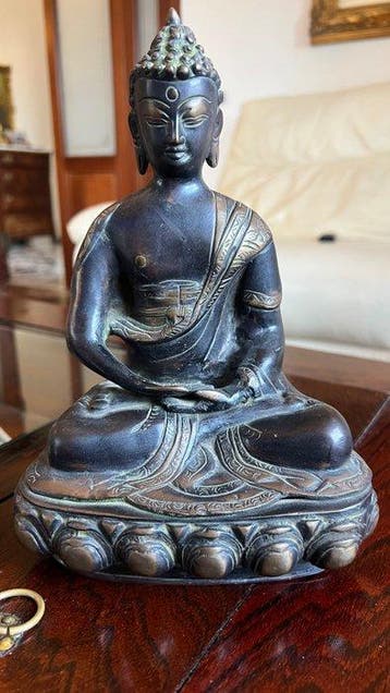 Scultura di Buddha in bronzo 2,040 Kg - Brons - China