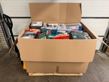 Veiling - Mixpallet BOMVOL met overstock (ca.400 stuks) Alle