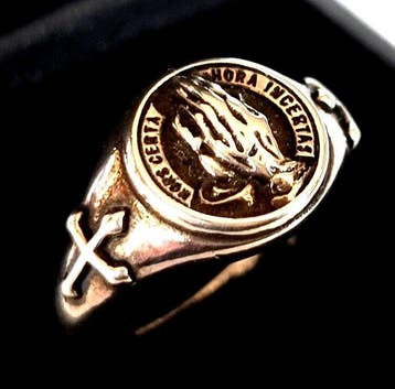 Religieuze ring – Handen in gebed – Kruis – « Mors Certa,, Antiek en Kunst