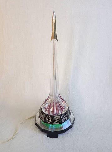 Yuzhmash USSR Nachtlamp Space Era naar het 27e Congres van
