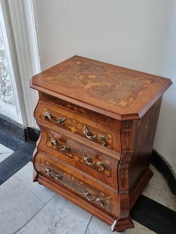 Klassische Barock-Stil Kommode – Geschweifte Minikommode –