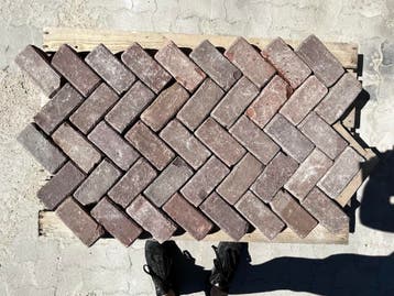 Oude gebakken keiformaten Breda (op pallets)..., Ophalen of Verzenden, Gebruikt, Klinkers