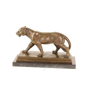 A BRONZE SCULPTURE OF A LIONESS (Beeldjes - Decoratie), Verzenden, Nieuw