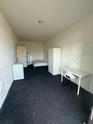 Eigen Kamer aan Strevelsweg, Rotterdam, 50 m² of meer, Rotterdam