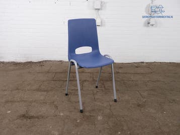 Kantinestoel blauw kunststof stapelbaar grijs frame, Verzenden, Gebruikt, Kunststof