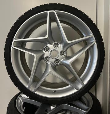 Ferrari F8 Tributo 20 inch Velgen + Banden, Gebruikt, Banden en Velgen, 235 mm, Personenwagen