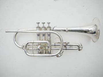 Occasion Cornet Bb Courtois lang model verzilverd, Muziek en Instrumenten, Ophalen of Verzenden, Gebruikt, Overige typen, Met koffer