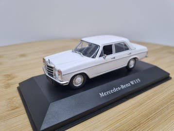 IXO 1:43 - Modelauto - Mercedes-Benz 200 /8 W115 - rare, Hobby en Vrije tijd, Modelauto's | 1:5 tot 1:12, Nieuw