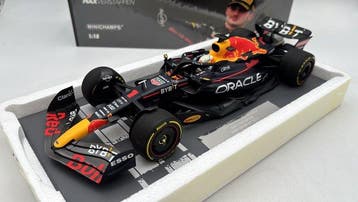 Minichamps 1:18 - Modelauto - Oracle Red Bull Racing RB18, Nieuw