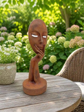 Beeld, sculptuur, sculpture abstract womans head on arms -