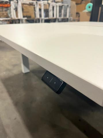 Refurbished duo bureau - elektrisch verstelbaar -  Bisley, Verzenden, In hoogte verstelbaar, Zo goed als nieuw