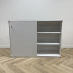 Kinnarps schuifdeurkast vv 4 legborden en sleutel, Ophalen of Verzenden, Gebruikt