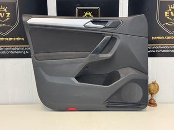 VW Tiguan portier bekleding 4-deurs links voor bj.2022, Auto-onderdelen, Interieur en Bekleding, Gebruikt, Volkswagen