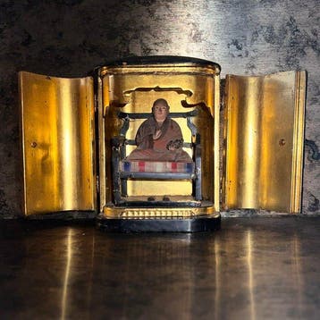 Beeldje - Kb Daishi Figure in Portable Buddhist