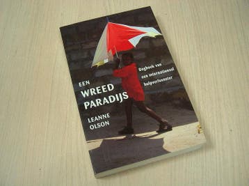 Olson, Leanne - Een wreed paradijs. Dagboek van een inter..., Boeken, Verzenden, Nieuw
