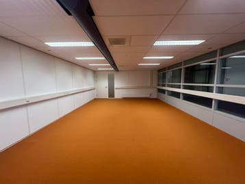 Kantoorruimte 52m/2 in het centrum van Leeuwarden, Huur, Bedrijfsruimte
