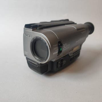 Sony CCD-TR820E Hi8 camera, Video8 camera