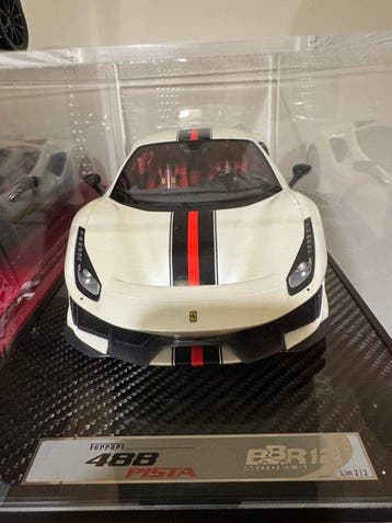 BBR 1:12 - Modelauto - Ferrari 488 pista - Beperkt, Nieuw