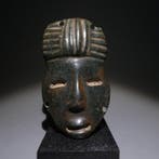 Teotihuacán Steen Masker. 7,5 cm hoog. 100 - 300 n.Chr.