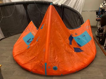 Duotone Mono 2020 9m, Watersport en Boten, Kitesurfen, Ophalen of Verzenden, Gebruikt