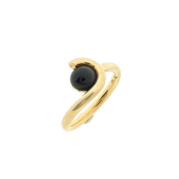 Gouden ring met onyx, Gebruikt, Ophalen of Verzenden, Kleiner dan 17, Met edelsteen