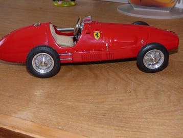 CMC 1:18 - Model raceauto - Ferrari 500 F2, 1953, Hobby en Vrije tijd, Nieuw