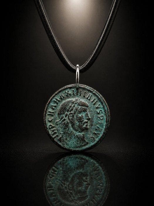 Oud-Romeins, Keizerrijk Brons Follis van Maximianus-hanger –, Sieraden, Tassen en Uiterlijk, Antieke sieraden
