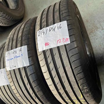 2 x Nexen 215-65-16 Zomerbanden 6,5mm, 16 inch, Ophalen of Verzenden, Band(en), Personenwagen