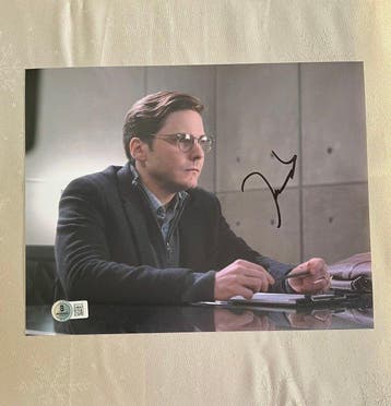 Captain America Civil War - Signed 8x10 Photo - Daniel Bruhl, Nieuw
