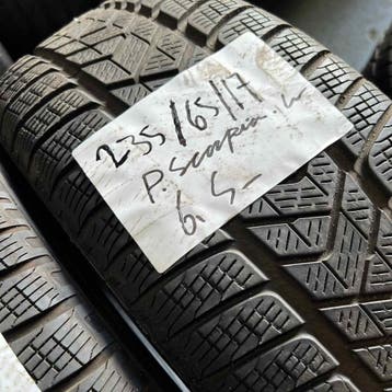2 x Pirelli Scorpion Winter 235-65-17 Winterbanden 6,5mm, Gebruikt, 17 inch, 235 mm, Band(en)