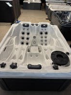 Showmodel - nieuw - Spa/ Jacuzzi 3 pers. 220V, Nieuw, Pomp, Vast