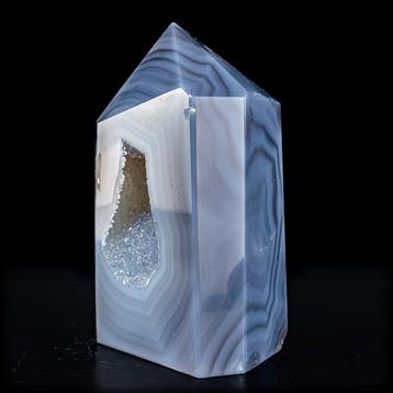 Natuurlijke agaat met chalcedoon in prachtige grijze kleur,