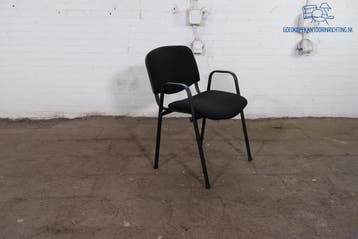Kantinestoel zwart gestoffeerd met armleuningen stapelbaar, Huis en Inrichting, Stoelen, Verzenden, Gebruikt, Overige materialen