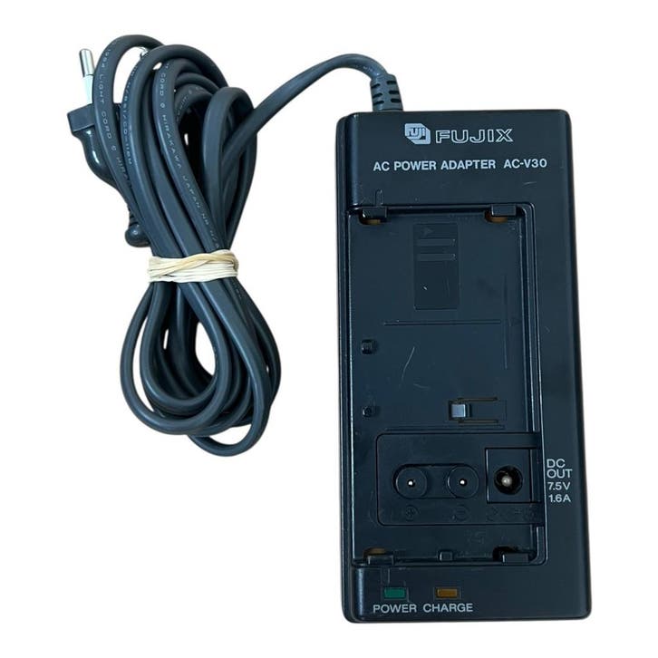 FUJIX AC-V30 – Adapter voor NP-33 / NP-55 / NP-66 / NP-77 /, Audio, Tv en Foto, Fotografie | Fotostudio en Toebehoren, Zo goed als nieuw
