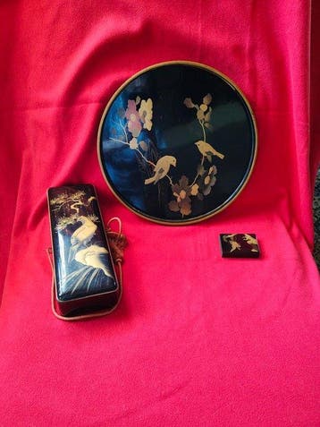 Belangrijke en zeldzame gecoördineerde set in Japanse lak, Antiek en Kunst