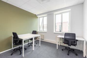 Kantoorruimte in Regus Arena Business Park, Verzenden