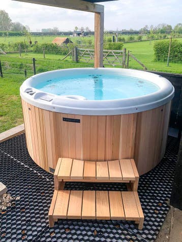 Elektrische hottub | Jacuzzi spa | Energiezuinig | 5-6 pers, Ophalen of Verzenden, Nieuw, Pomp, Vast