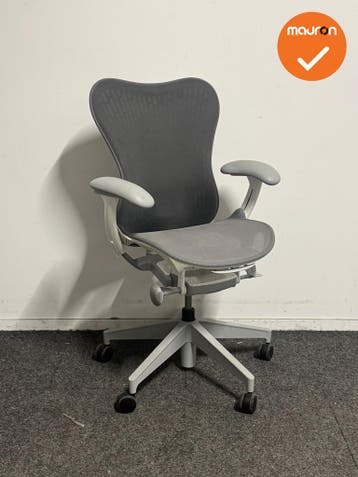 Herman Miller Mirra 2 Bureaustoel – Grijs met wit – Full, Werkplek, Ophalen of Verzenden, Gebruikt, Stoel