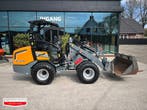 Giant G2700 HD Met puinbak en vork, Ophalen